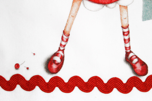 camiseta-personalizada-caperucita-roja-lazos-piquillo-niña-diy