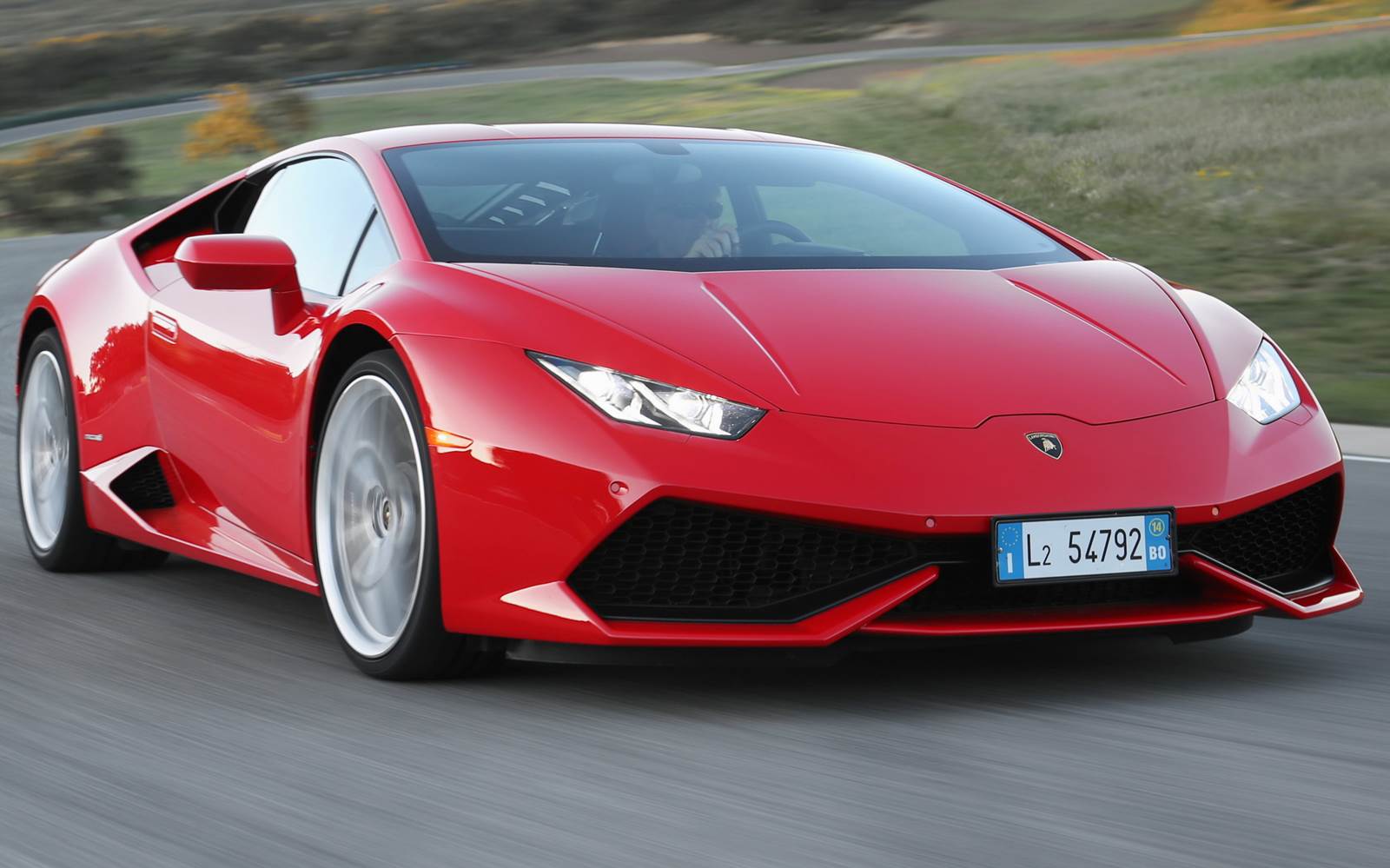 Lamborghini vende três vezes menos carros que a Ferrari ...