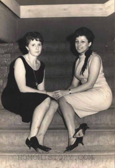 Female sucks shemale dick Free retro gay photos