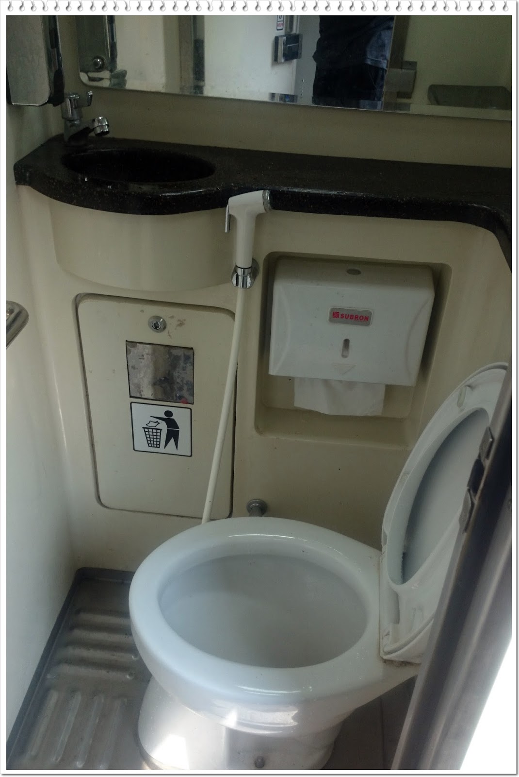 Pemasangan Partisi Toilet Mataram