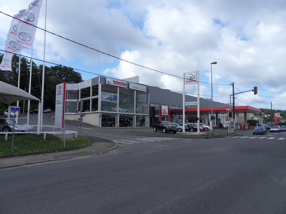 Architecte Périgueux Julien Flahaut Concession automobile à Périgueux