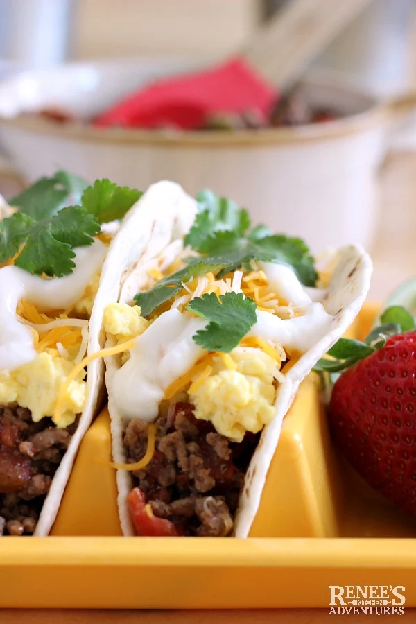 Carne Picada Breakfast tacos plated