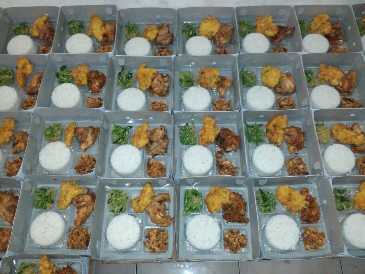 lunch box nasi manado pesanan mahkamah agung jakarta pusat , untuk