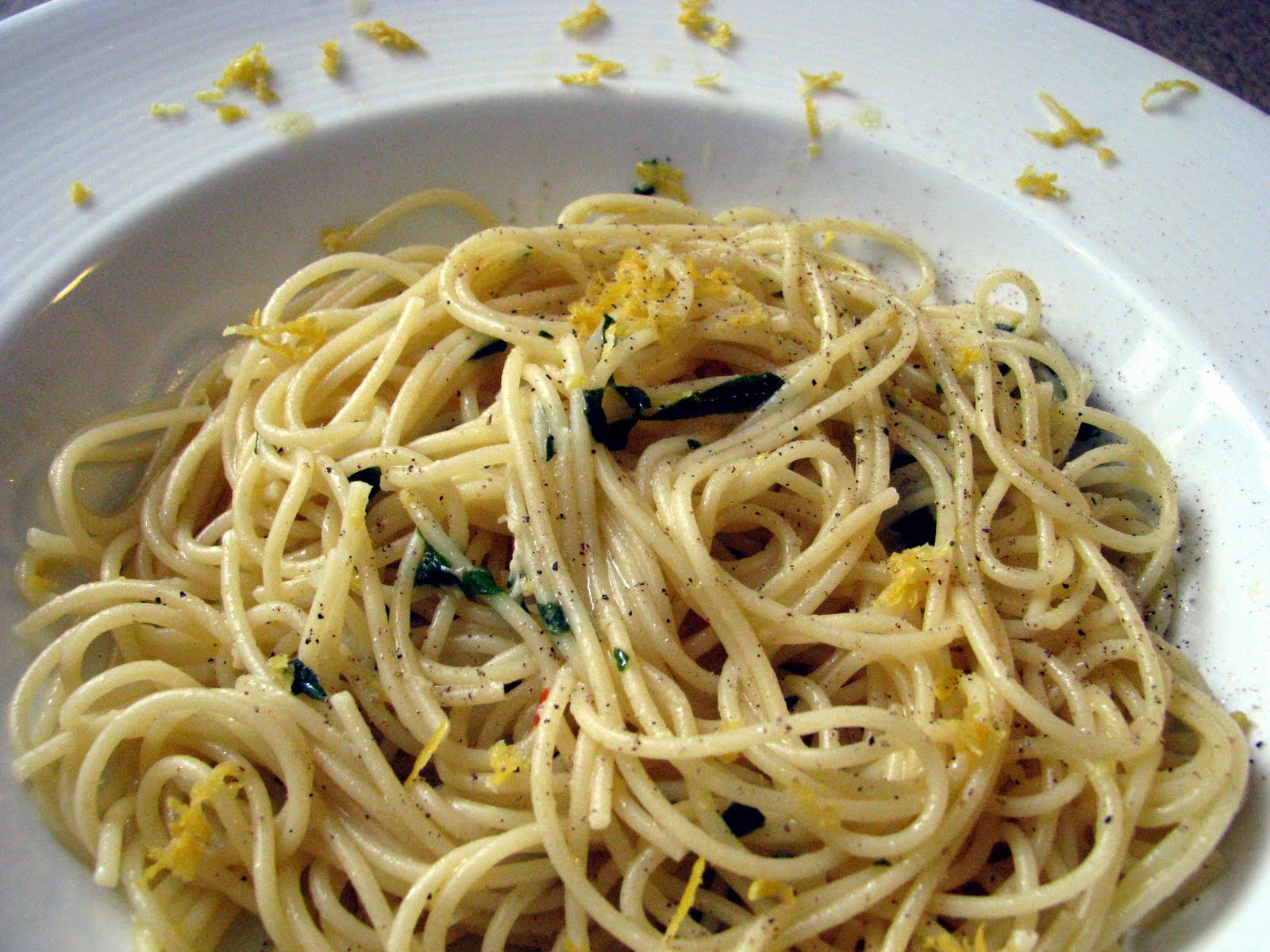 Mia Cucina: Spaghetti Al Limone (Lemon Spaghetti)