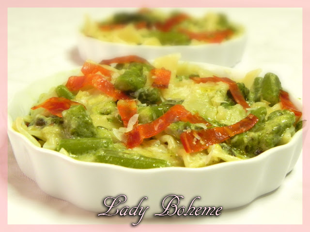 hiperica di lady boheme blog di cucina, ricette facili e veloci. Ricetta mafalde corte con asparagi alla salsa di latte e spianata piccante della Sila