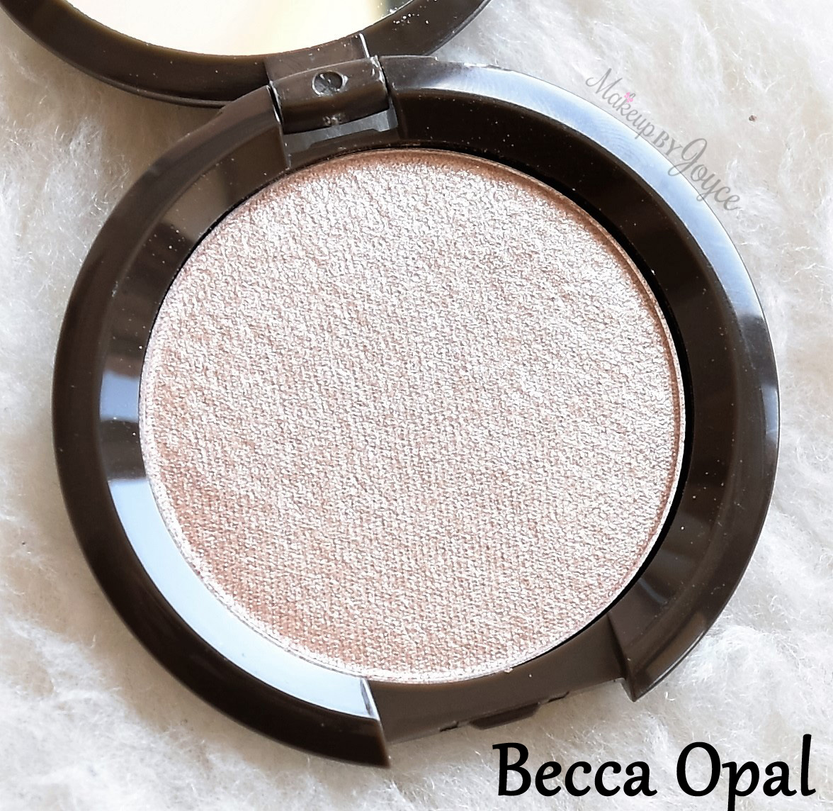 ❤ ❤** !: Swatches + Review: Becca Shimmering Skin Perfector Pressed Highlighters and x Disney Minnie's Inner Glow