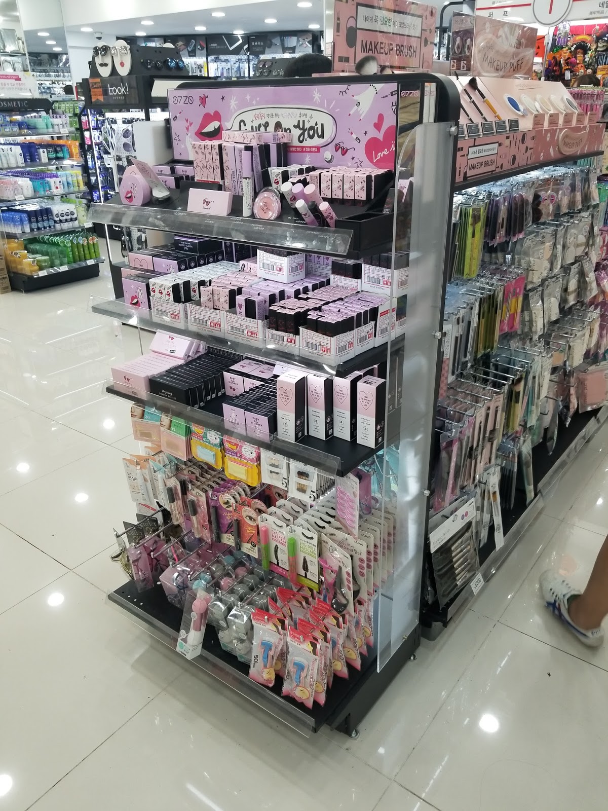 Day 1 New Huge Daiso in Myeongdong Seoul, South Korea chichicho