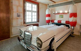 فندق خاص لعشاق السيارات فقط!