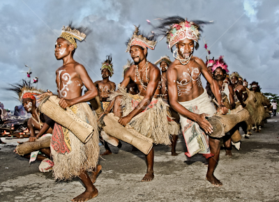 Mengenal budaya papua indonesia