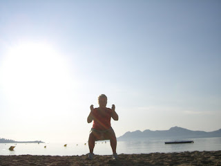 Ben%25C3%25B6vningar%2Bp%25C3%25A5%2Bstranden%2B-%2B%2BMallorca%2B%25282%2529 - Träning med gummiband och egen kroppsvikt