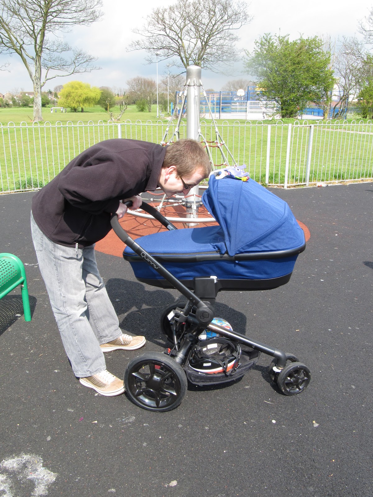 Me and my Quinny Review of the foldable carrycot