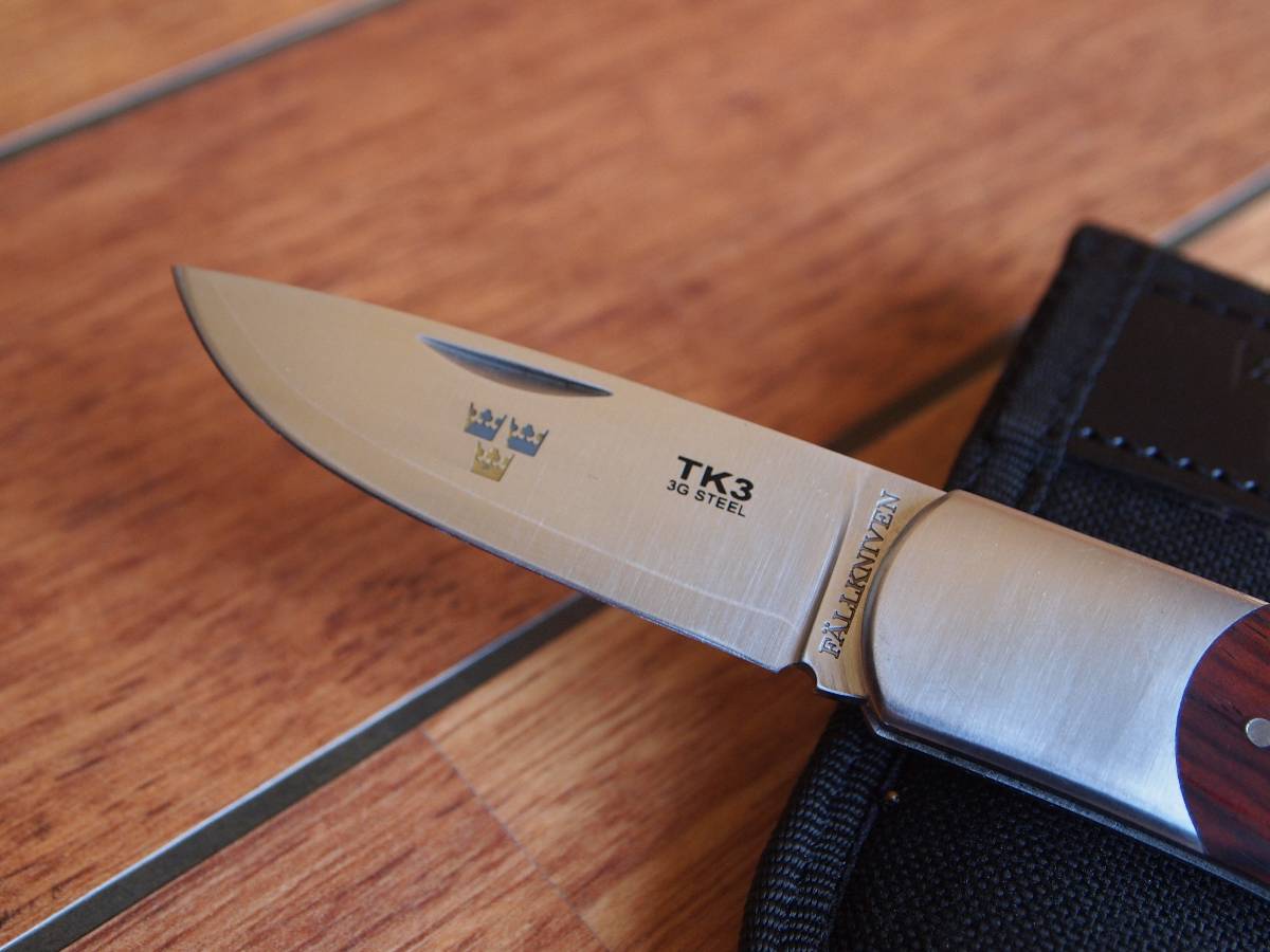 The wandering axeman Pocket Knives I Own and