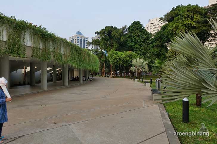 monumen pembebasan irian barat