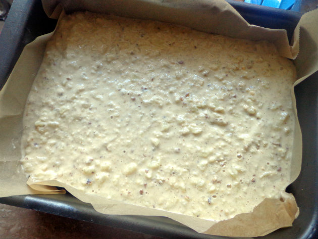 Pineapple cake with cream cheese frosting by Laka kuharica: Pour into a baking pan lined with parchment paper