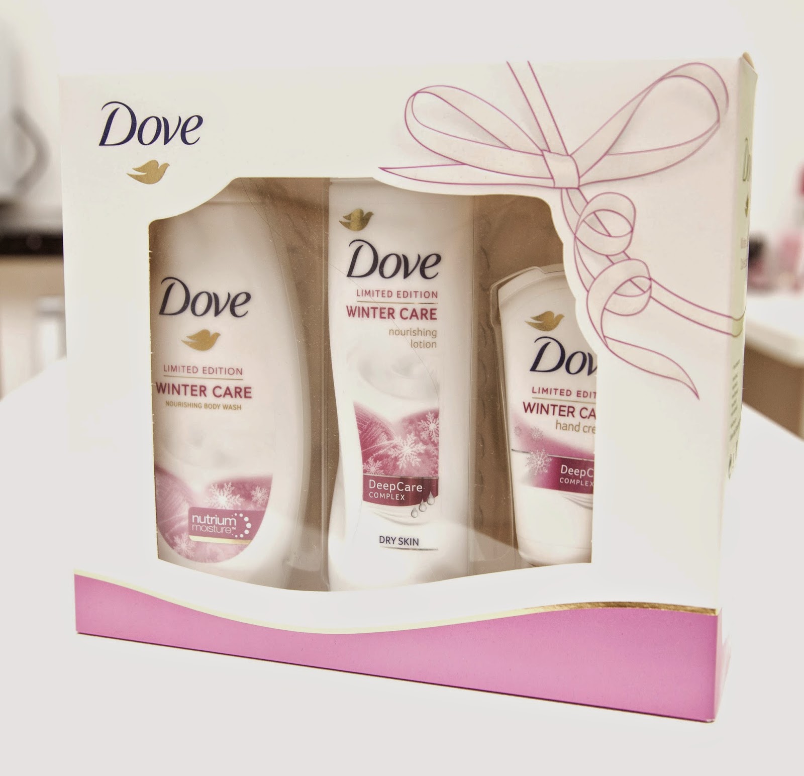 dove zimní limitovaná edice, krém na ruce, sprchový gel, tělové mléko, winter care dove, deep care