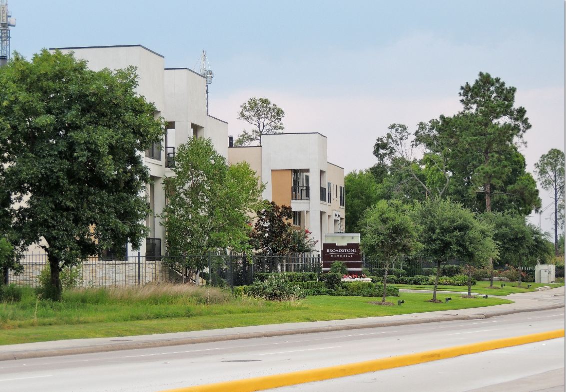 HTownWest Photo Blog HighEnd Apartment Complexes on Eldridge