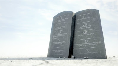 Monumen Sepuluh Perintah Arkansas yang Baru Digugat Satanic Temple