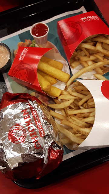 erstes Abendessen in Amerika: Fastfood