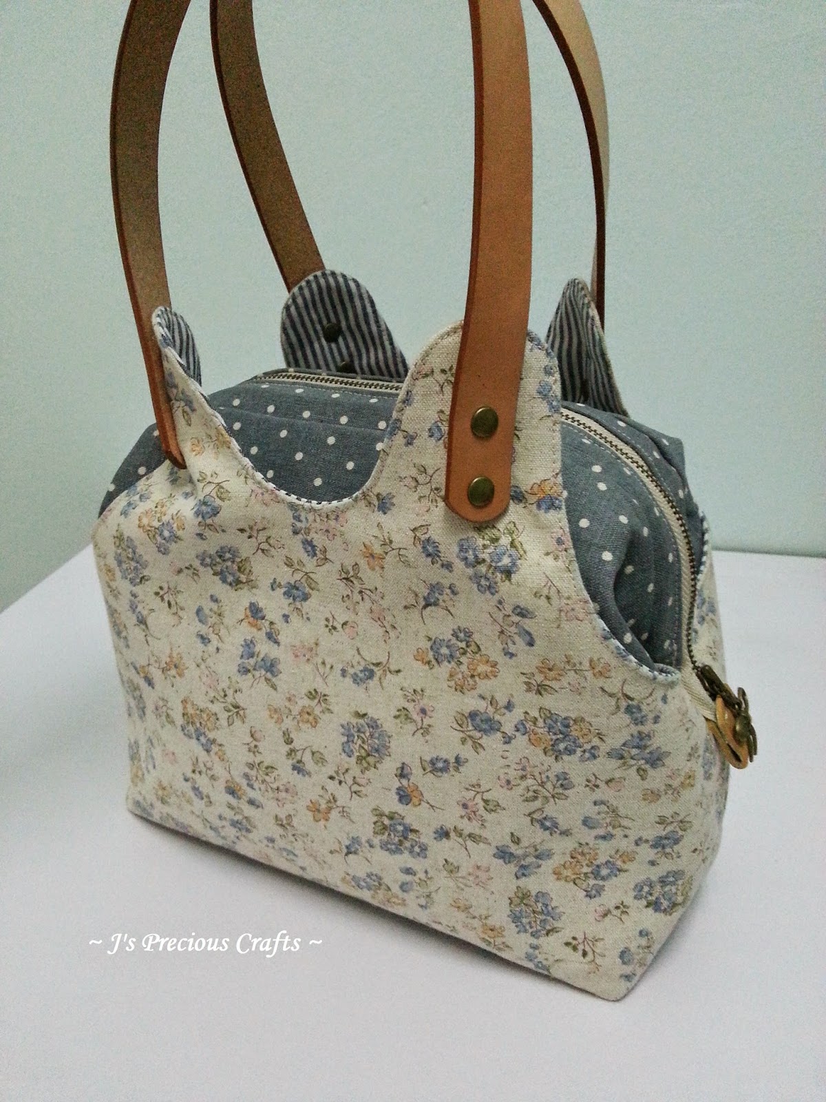 j's precious crafts: 小蓝花支架包 (客订) Little Blue Flower Frame Bag (Custom ...