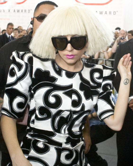 Most Funny Faces of Lady Gaga Mega Tribune