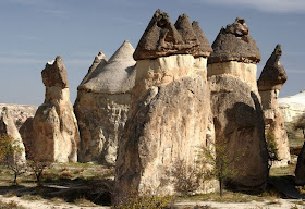 Unik, Di Turki Ada Batu Bebatuan Yang Berbentuk Menara Kastil [ www.Up2Det.com ]