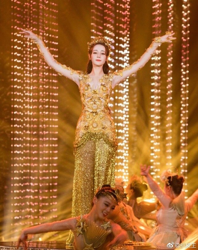 Mỹ nhân ‘cực phẩm’: Địch Lệ Nhiệt Ba hoá thân thành Nữ thần Kim Ưng, xuất sắc như tiên giáng trần Mỹ nhân ‘cực phẩm’: Địch Lệ Nhiệt Ba hoá thân thành Nữ thần Kim Ưng, xuất sắc như tiên giáng trần