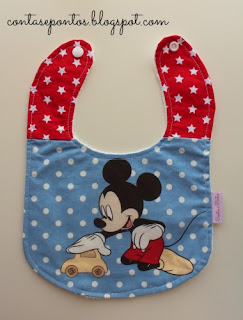 Conjunto de bebé - porta documentos, babete e suporte de chupeta Conjunto de bebé - porta documentos, babete e suporte de chupeta