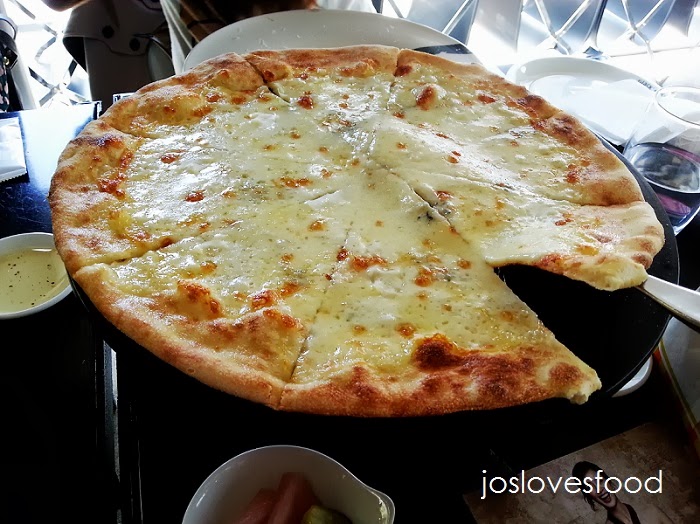 Jos Loves Food [Seoul, Korea] Foodhunt Black' Smith Sinsa by Song