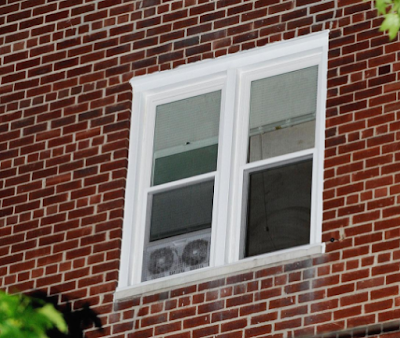 2-year old toddler survives five-storey fall from apartment with nothing but a bruise 133 1a