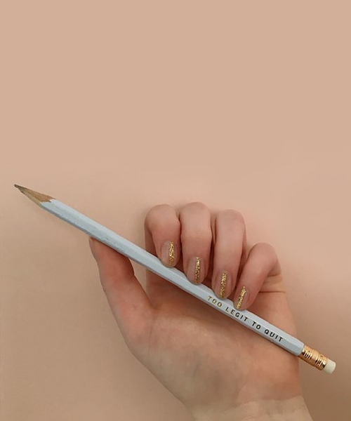 DIY in the Forest: MINIMAL GLITTER NAIL ART