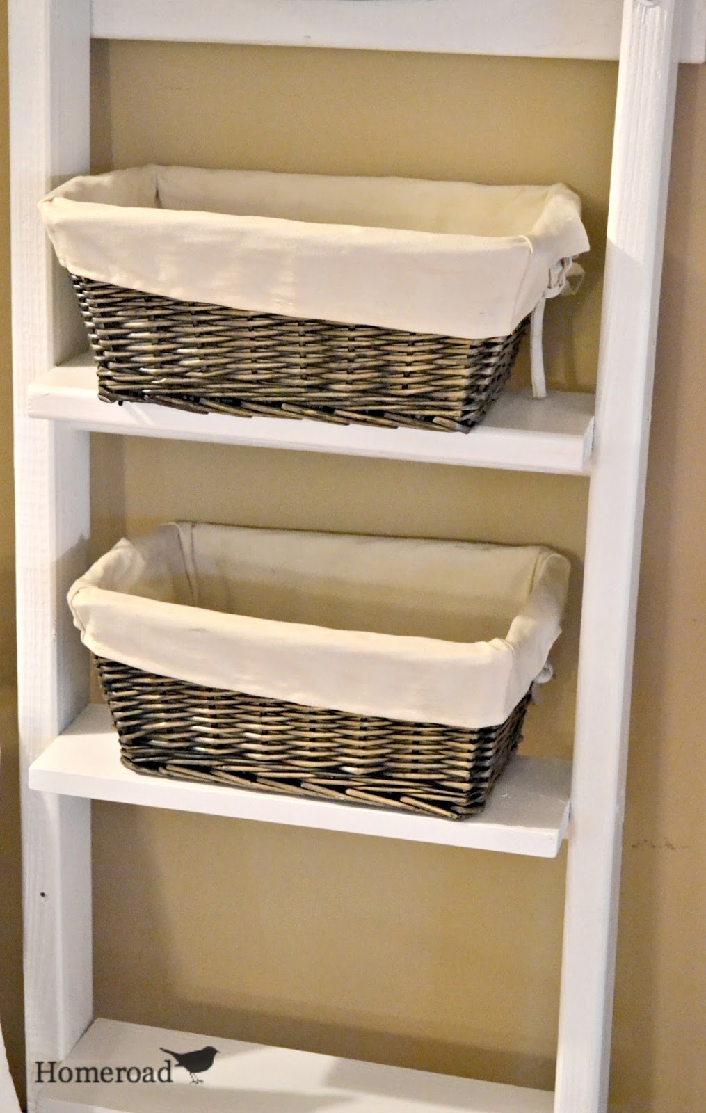 How to Make Shelving From a Ladder