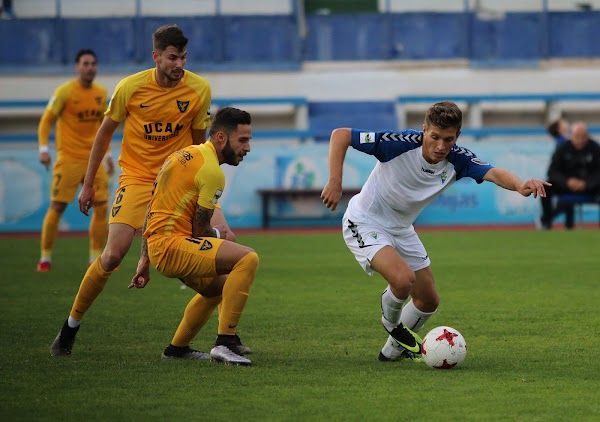 El Marbella encaja una inmerecida derrota ante el UCAM Murcia (1-2)