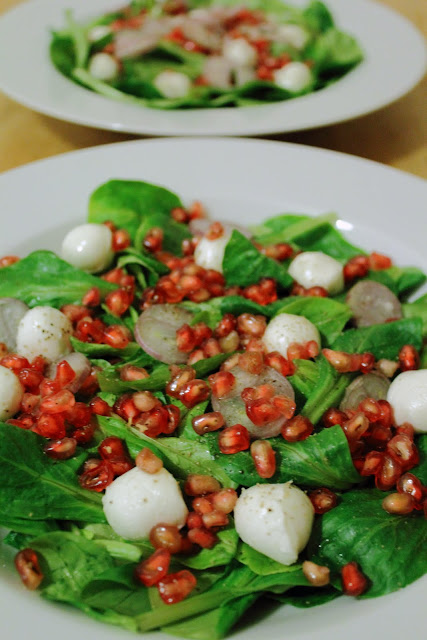 cooking casualties: Feldsalat mit Granatapfel und Mozzarella mit ...