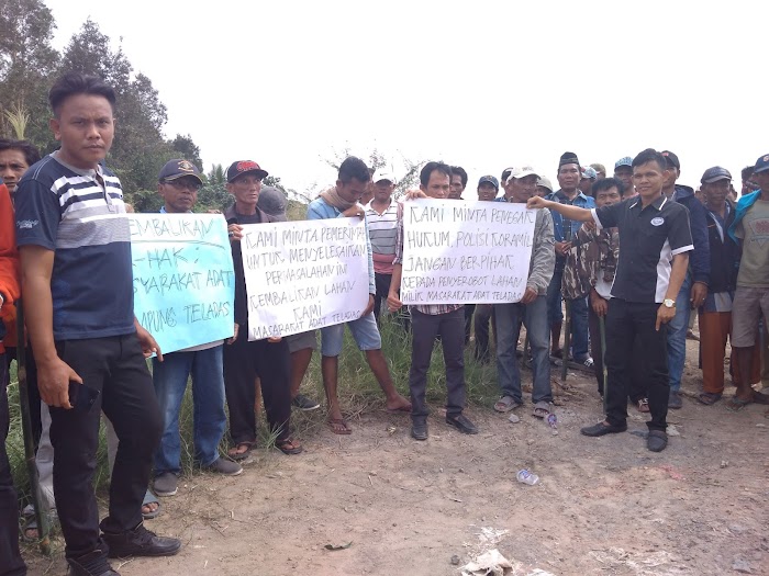 Aksi Demo Warga Dente Teladas Tulang Bawang