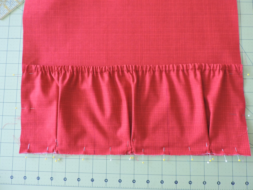 Sweet Bee Buzzings: Two Timing Tote/Diaper Bag Sew Along: The Lining ...