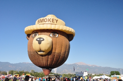 Colorado Springs balloon classic coloradoviews.blogspot.com