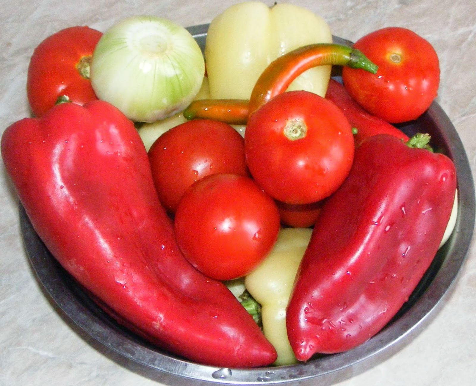 legume, legume de tara, legume proaspete, legume de tara proaspete pentru mancare, legume pentru gatit, retete si preparate culinare cu legume, legume pentru saksuka, 