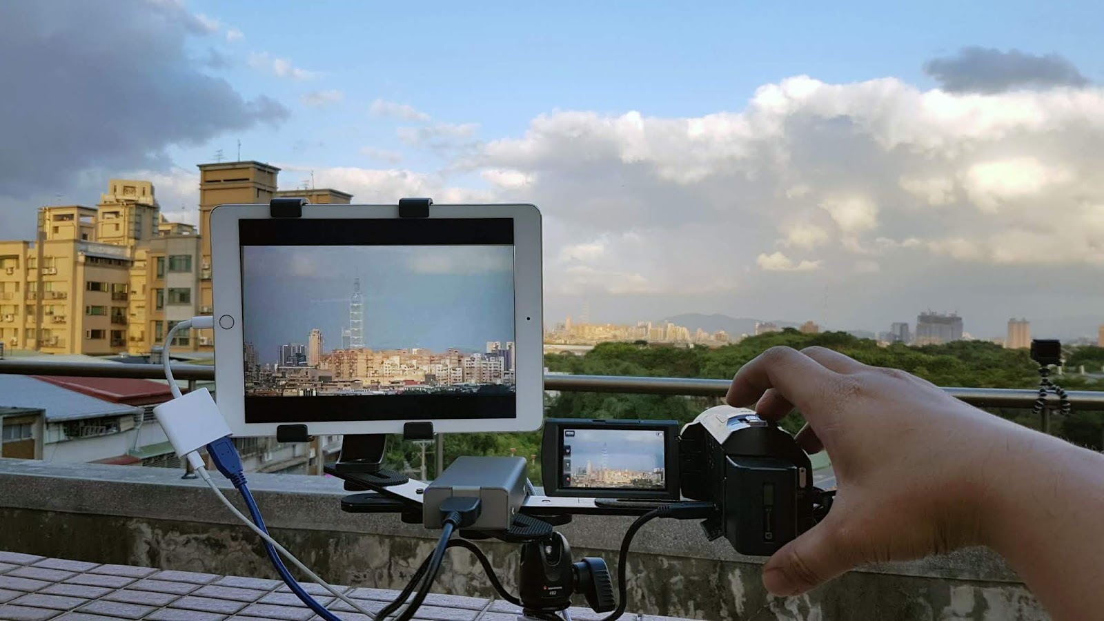 FEBON How connect external camera display or live streming to iPhone iPad