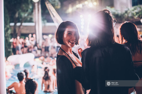 Pool party cuoi tuan - Con gai Ha Noi, khi muon sexy thi cung sexy het co! - Anh 8