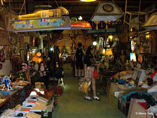 JJ GREEN MARKET, MERCADO NOCTURNO DE FIN DE SEMANA, BANGKOK. TAILANDIA