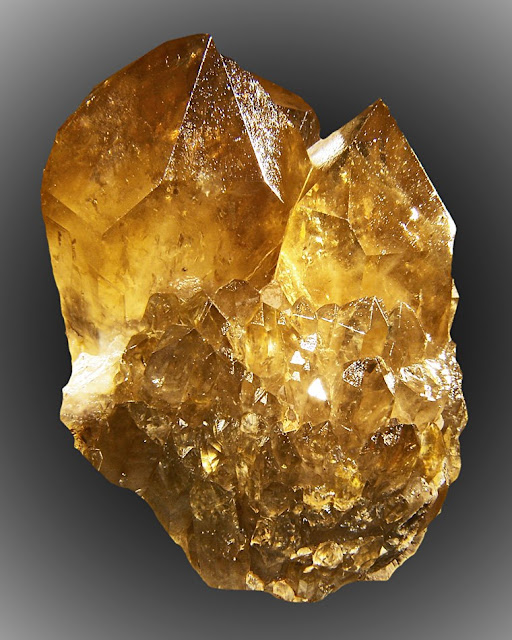 Resultado de imagem para DICAS TERAPÊUTICAS - Chakras e Cristais - Uma maneira fácil de saber qual pedra utilizar para cada chakra, é usando como referência a cor da pedra com a cor correspondente ao chakra.