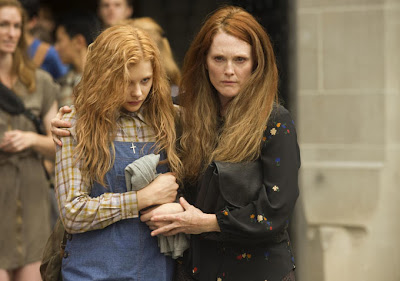 Chloe Moretz Julianne Moore Carrie Remake