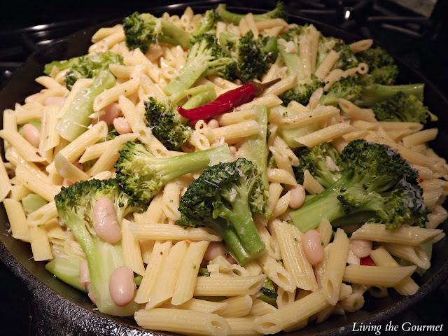 broccoli with chili peppers, cannellini beans and macaroni & a sunshine award