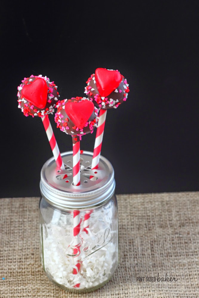 Simplistic is always best! Add gummy hearts to basic cake pops for a fun Valentine's treat!