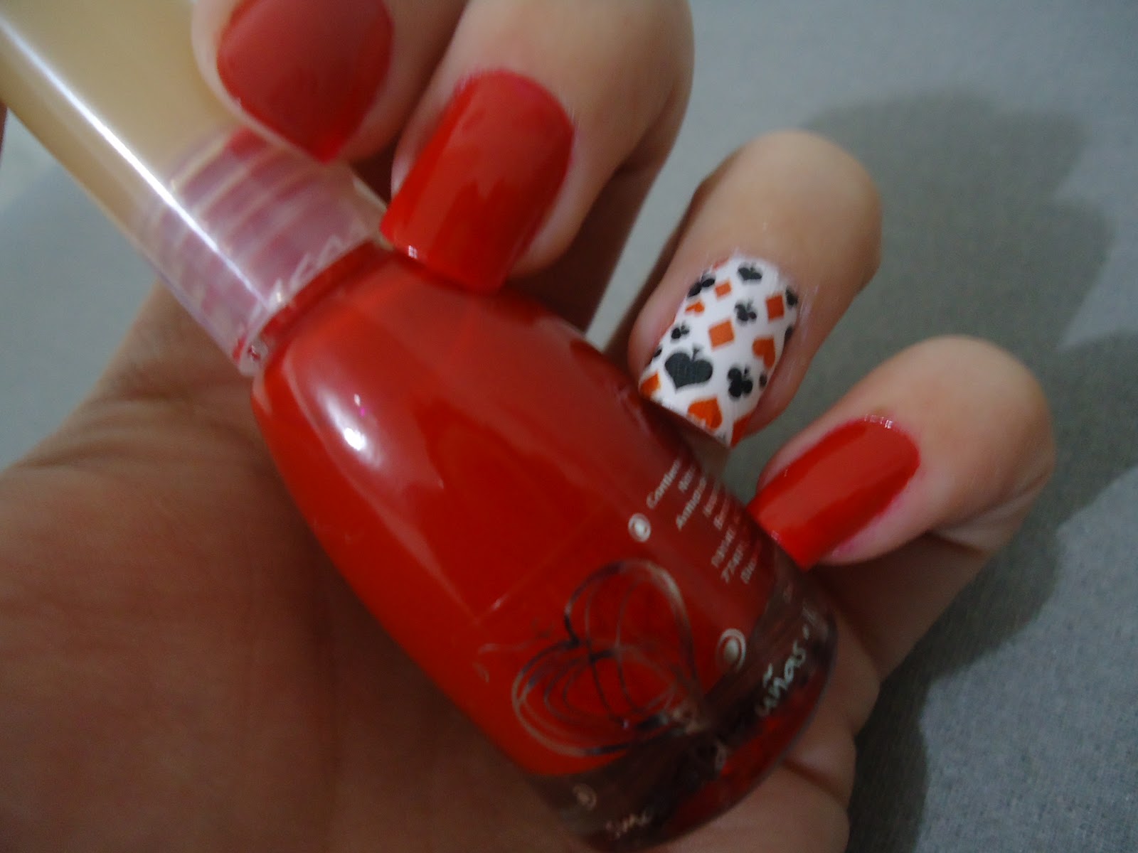 Eu Falo com as Paredes: Adesivo Mania com Esmaltepédia