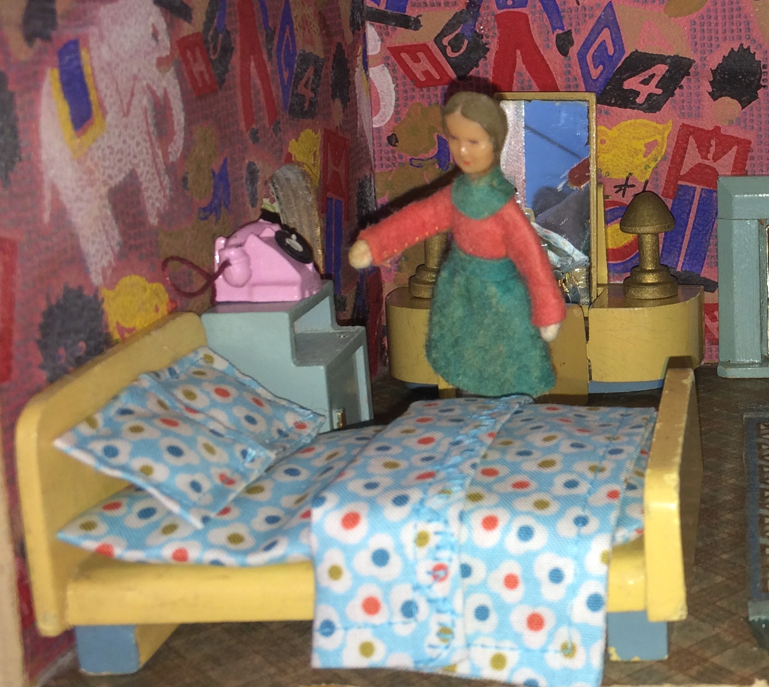 My Vintage Dollhouses