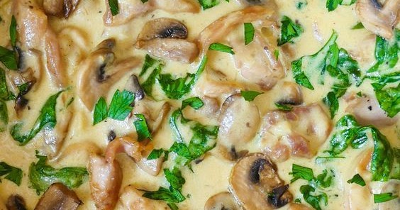 Chicken and Spinach in Creamy Mushroom Sauce - Keto Dinner Recipes