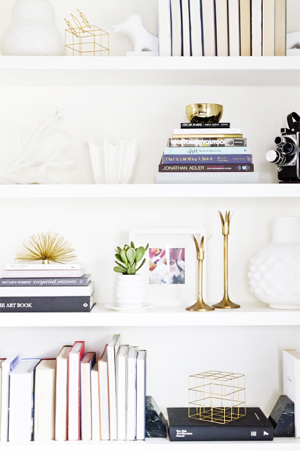 antes-y-despues-estanteria-empotrada-decoracion-salon-diy