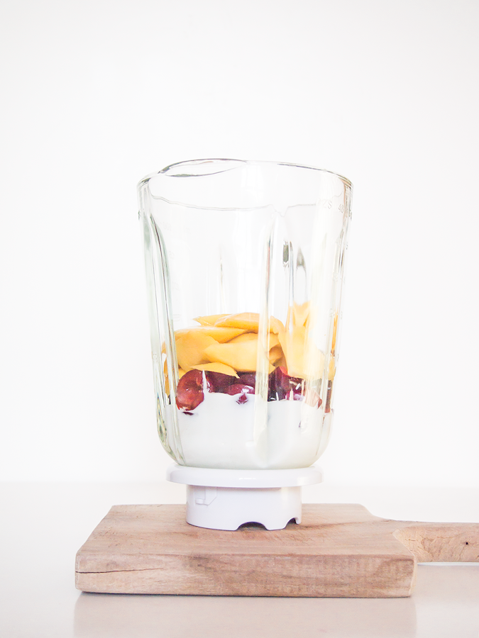 Smoothie de mango y cerezas