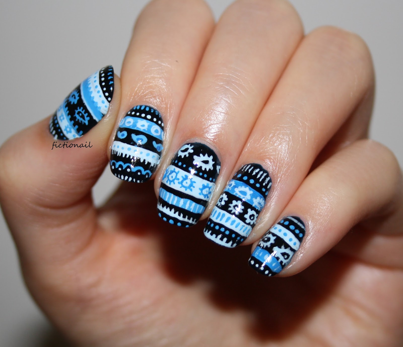Blue Paisley Pattern Nails